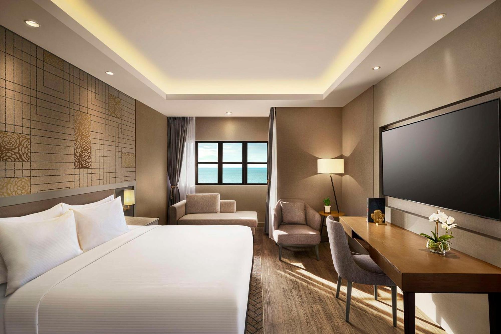 Doubletree By Hilton Damai Laut Hotel Lumut Exterior photo