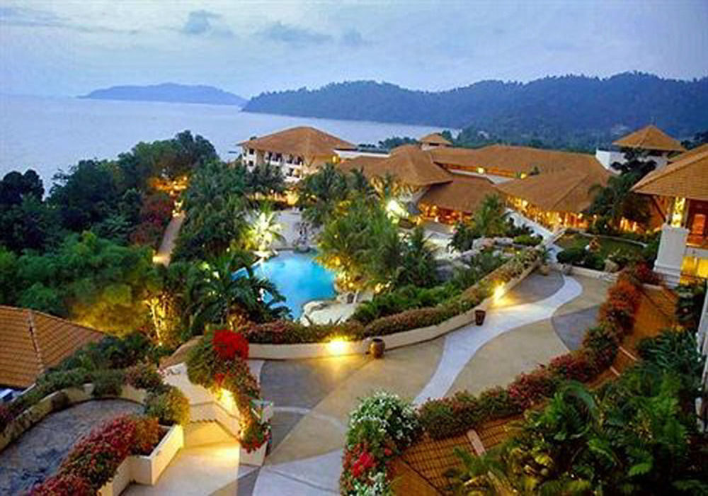 Doubletree By Hilton Damai Laut Hotel Lumut Exterior photo